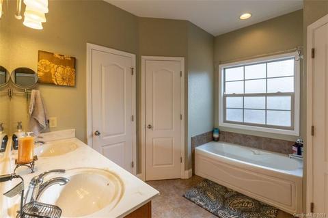 166 Amaroo Rdg, Sylva, NC 28779 photo 13