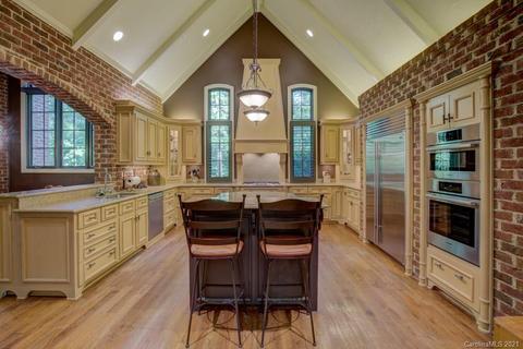 19 Coachman Ln, Tryon, NC 28782 photo 14