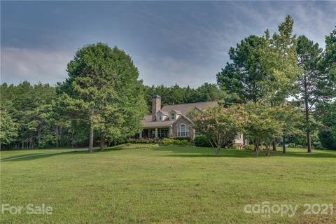 390 Coopers Trce, Mill Spring, NC 28756 photo 2
