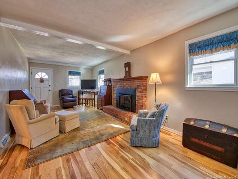 2 Roberts St, Canton, NC 28716 photo 6