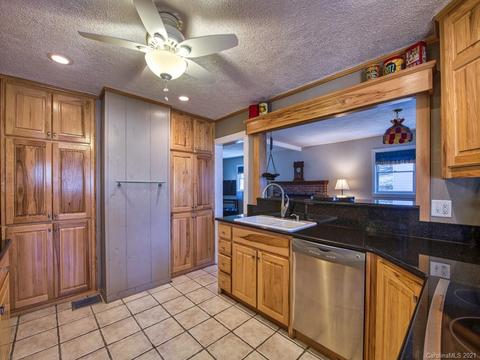 2 Roberts St, Canton, NC 28716 photo 10