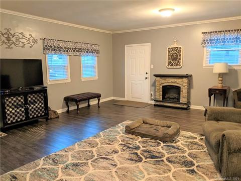 2991 Coventry Dr, Morganton, NC 28655 photo 3