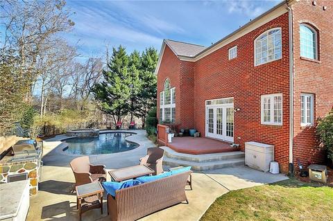 195 Melbourne Dr, Fort Mill, SC 29708 photo 3
