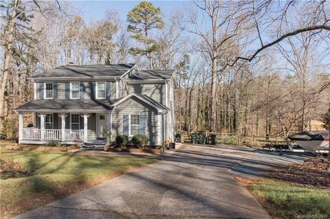14201 Hackamore Dr, Matthews, NC 28105 photo 4