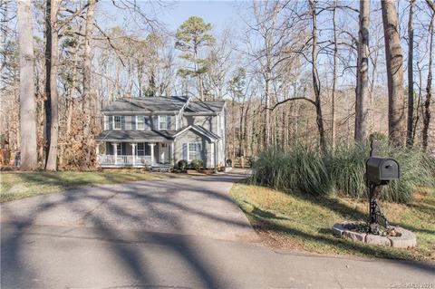 14201 Hackamore Dr, Matthews, NC 28105 photo 2