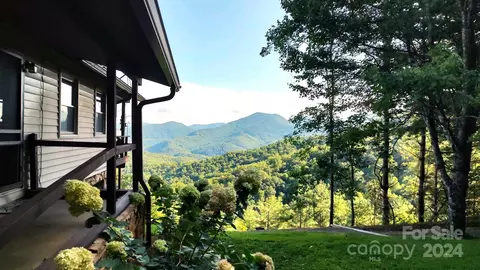 472 Hallelujah Acres Rd, Whittier, NC 28789