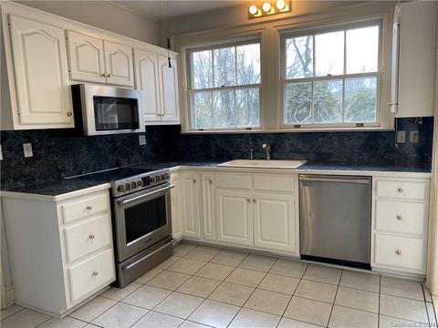 192 Crescent Dr, Marion, NC 28752 photo 6