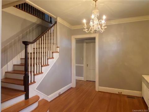 192 Crescent Dr, Marion, NC 28752 photo 2