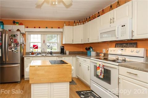 904 3rd St SE, Conover, NC 28613 photo 6