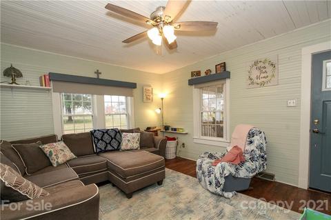 904 3rd St SE, Conover, NC 28613 photo 11