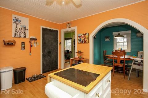 904 3rd St SE, Conover, NC 28613 photo 5