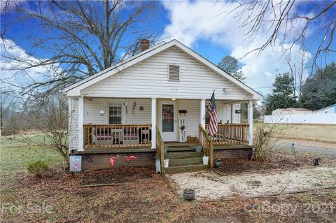 904 3rd St SE, Conover, NC 28613 photo 1