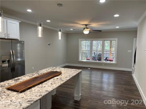 2086 Robert Dr, Morganton, NC 28655 photo 5