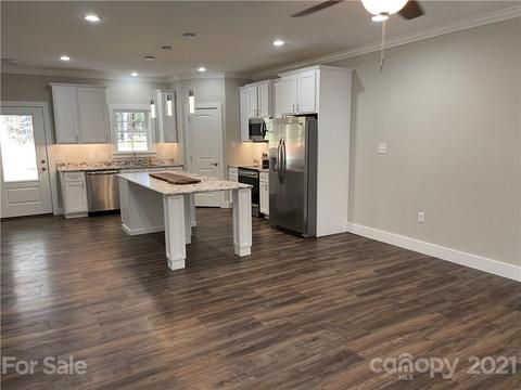 2086 Robert Dr, Morganton, NC 28655 photo 8
