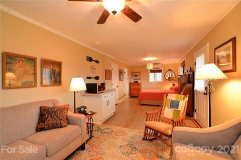 696 Lick Log Rd, Sylva, NC 28779 photo 9