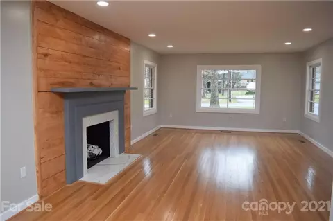 604 2nd Avenue Ne Pl NE, Conover, NC 28613 photo 5