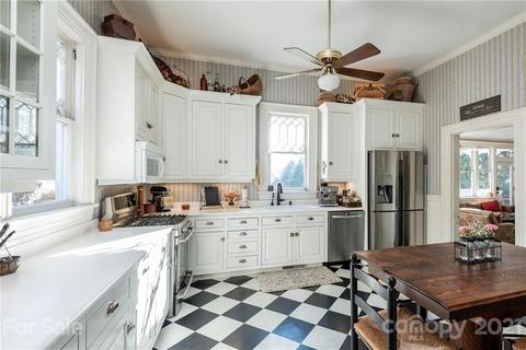 206 3rd Ave NE, Hickory, NC 28601 photo 17