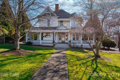 206 3rd Ave NE, Hickory, NC 28601 photo 1