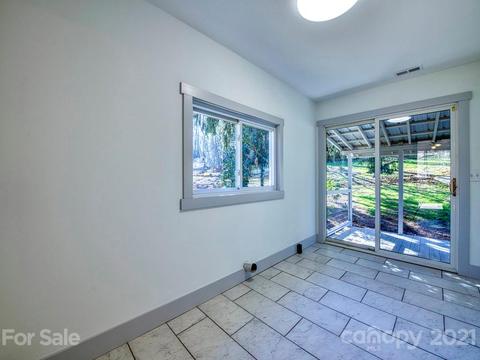 2524 Old Clyde Rd, Clyde, NC 28721 photo 22