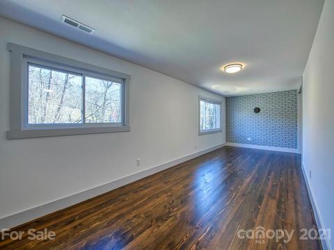 2524 Old Clyde Rd, Clyde, NC 28721 photo 11