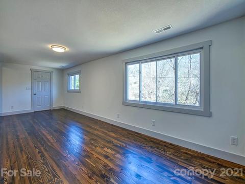 2524 Old Clyde Rd, Clyde, NC 28721 photo 9