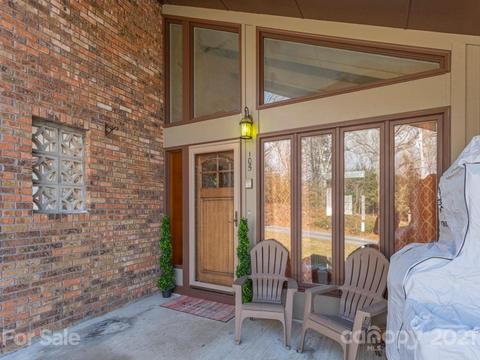 105 Maple Leaf Ln, Clyde, NC 28721 photo 2