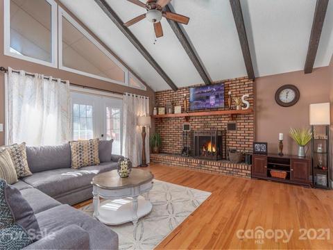 105 Maple Leaf Ln, Clyde, NC 28721 photo 5
