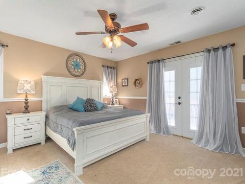 105 Maple Leaf Ln, Clyde, NC 28721 photo 12