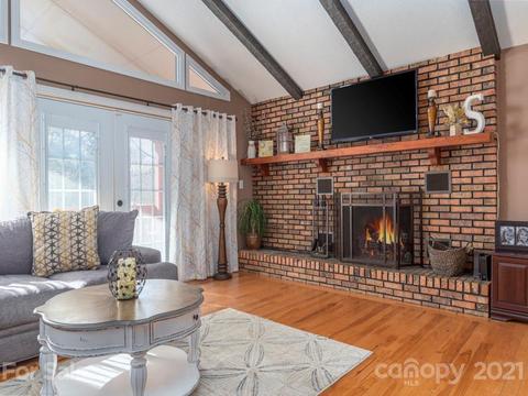 105 Maple Leaf Ln, Clyde, NC 28721 photo 6