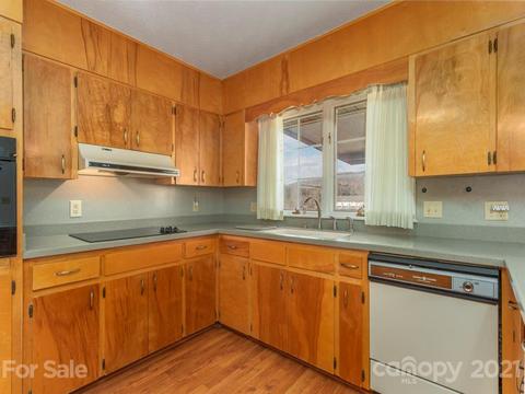 89 Pebblebrook St, Clyde, NC 28721 photo 6