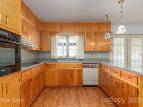 89 Pebblebrook St, Clyde, NC 28721 photo 5