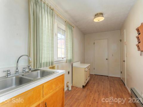 89 Pebblebrook St, Clyde, NC 28721 photo 8