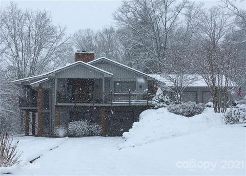 151 Oak Hill Ln, Clyde, NC 28721 photo 3