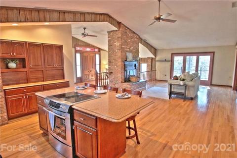 151 Oak Hill Ln, Clyde, NC 28721 photo 10