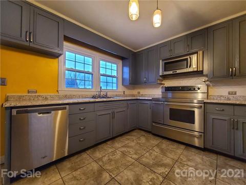 458 Bailey St, Mars Hill, NC 28754 photo 4