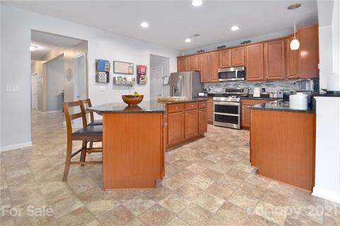 10946 Kingsview Dr, Davidson, NC 28036 photo 6