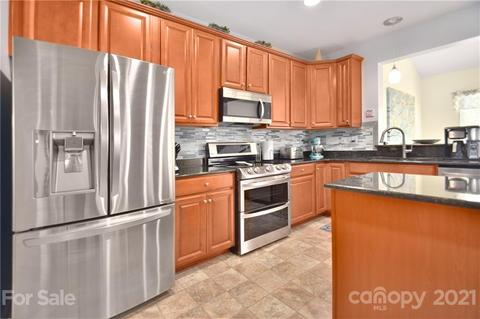 10946 Kingsview Dr, Davidson, NC 28036 photo 8