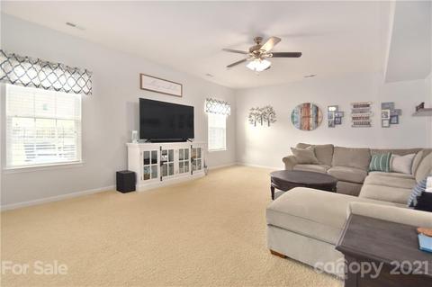 10946 Kingsview Dr, Davidson, NC 28036 photo 4