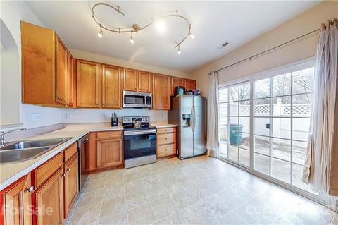 913 Copperstone Ln, Fort Mill, SC 29708 photo 3