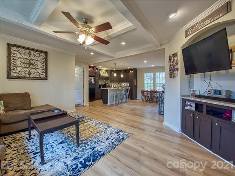 126 Shawfield Rdg, Sylva, NC 28779 photo 3