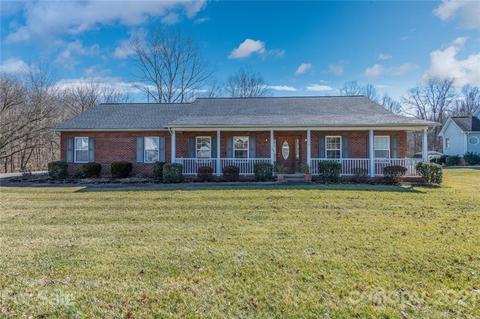 506 Willowbrook Dr, Morganton, NC 28655 photo 2