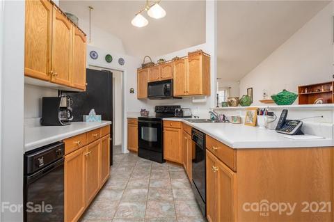 506 Willowbrook Dr, Morganton, NC 28655 photo 17