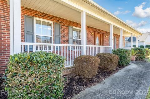 506 Willowbrook Dr, Morganton, NC 28655 photo 6