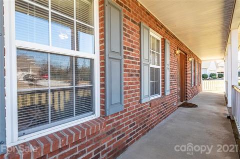 506 Willowbrook Dr, Morganton, NC 28655 photo 7