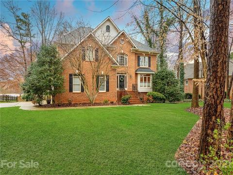 701 Eagle Point Ct, Matthews, NC 28104 photo 1