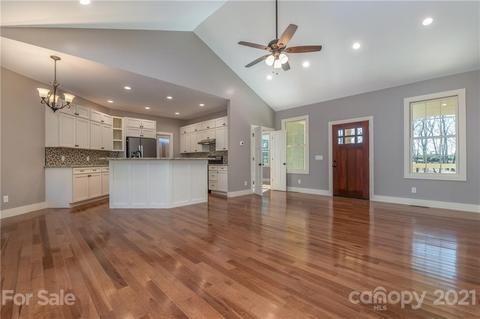 78 White Oak Ln, Tryon, NC 28782 photo 5