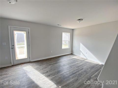 1492 Mayfair Dr, Conover, NC 28613 photo 3