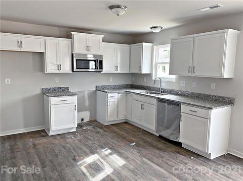 1492 Mayfair Dr, Conover, NC 28613 photo 2