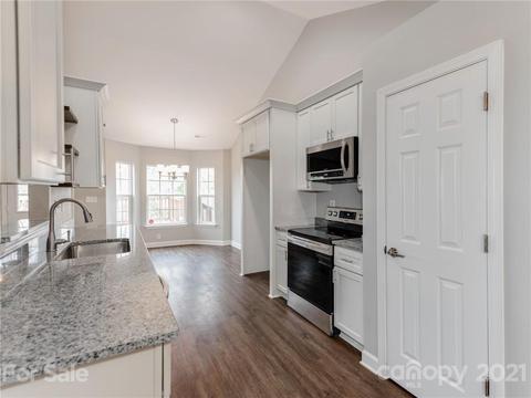 11308 Pointer Ridge Dr, Charlotte, NC 28214 photo 9