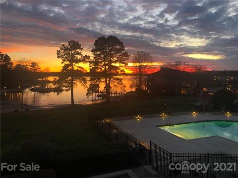 17915 Kings Point Dr #E, Cornelius, NC 28031 photo 1